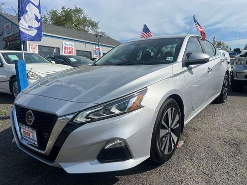 Used 2021 Nissan Altima 2.5 SV w/ SV Premium Package image 5