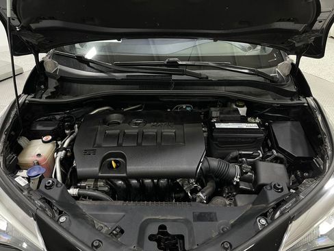 Used 2020 Toyota C-HR XLE image 25