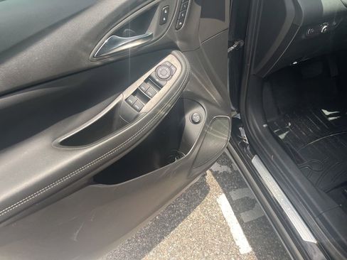 Used 2023 Buick Encore GX Essence w/ Experience Buick Package FWD image 10