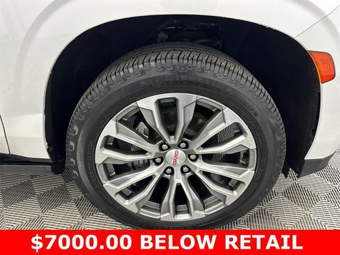 Used 2021 GMC Yukon XL Denali w/ Denali Premium Package image 14