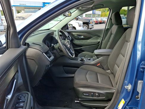 Certified 2024 GMC Terrain SLE w/ Driver Convenience Package image 14