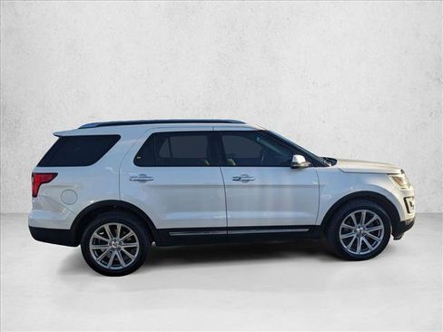 Used 2016 Ford Explorer Limited image 4