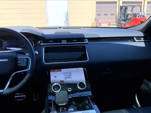 Used 2023 Land Rover Range Rover Velar R-Dynamic S image 7