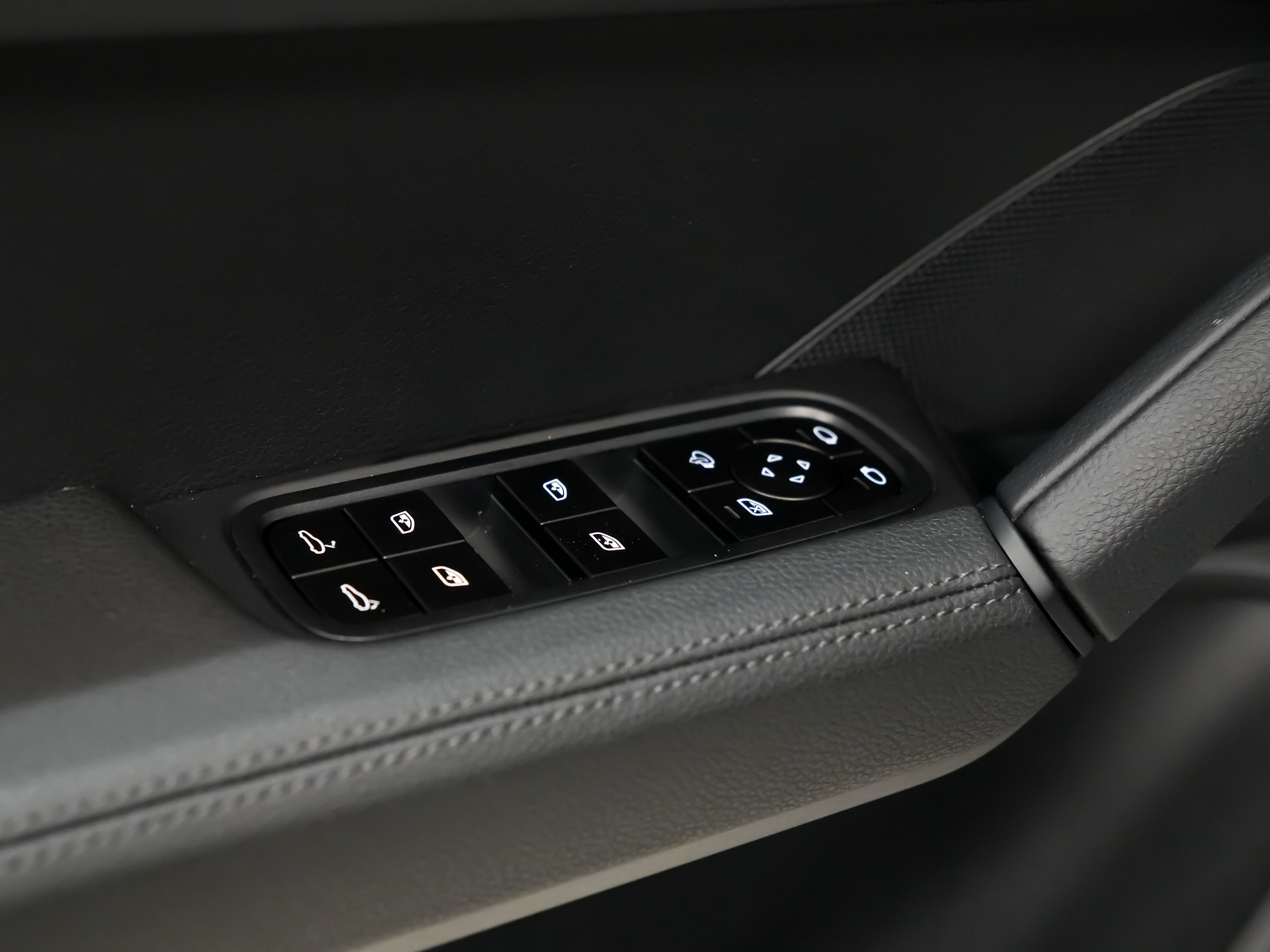 Certified 2026 Porsche Cayenne Coupe AWD/4WD image 23