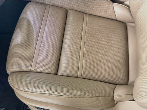 Certified 2023 Porsche Cayenne AWD/4WD image 32
