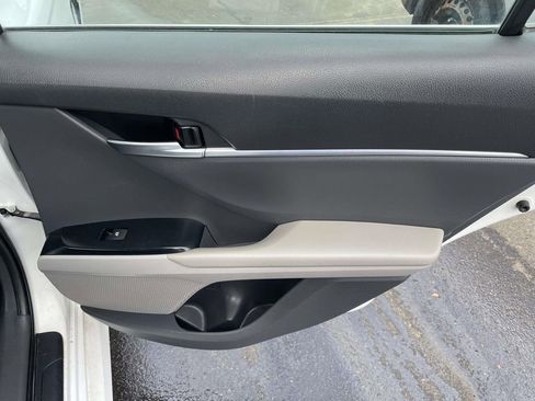 Used 2020 Toyota Camry LE image 41