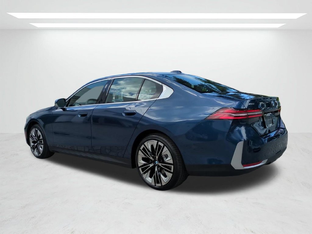 New 2027 BMW 530i xDrive w/ Premium Package AWD/4WD image 6