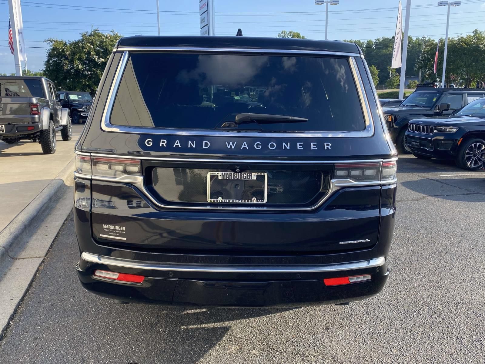 Used 2023 Jeep Grand Wagoneer L Series II AWD/4WD image 6