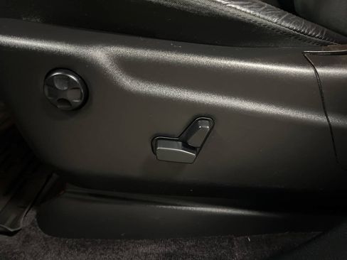 Used 2017 Jeep Grand Cherokee Altitude AWD/4WD image 22