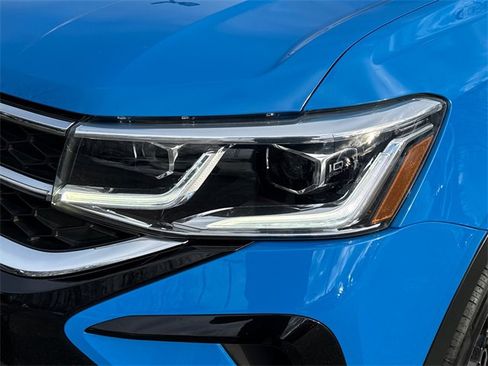 Certified 2023 Volkswagen Taos SEL image 7