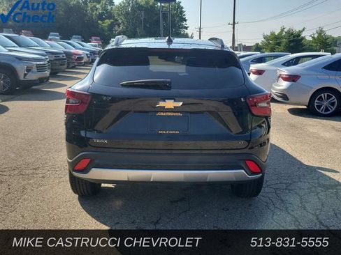 Used 2024 Chevrolet Trax LT FWD image 4