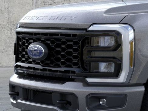 New 2026 Ford F250 4x4 Crew Cab Super Duty image 17