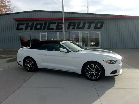 Used 2017 Ford Mustang Premium image 2