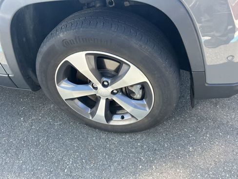 Used 2021 Jeep Cherokee Limited w/ Elite Package image 18