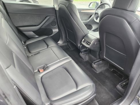 Used 2023 Tesla Model Y Long Range image 21