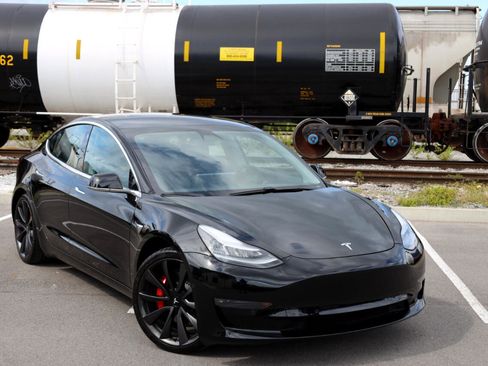Used 2020 Tesla Model 3 Performance image 27