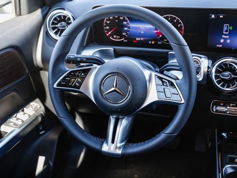 New 2026 Mercedes-Benz GLB 250 image 13