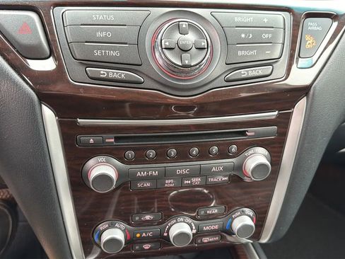 Used 2013 Nissan Pathfinder SL image 20