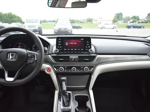 Used 2018 Honda Accord LX image 31