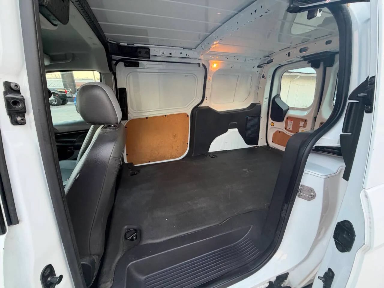 Used 2018 Ford Transit Connect XL FWD image 16
