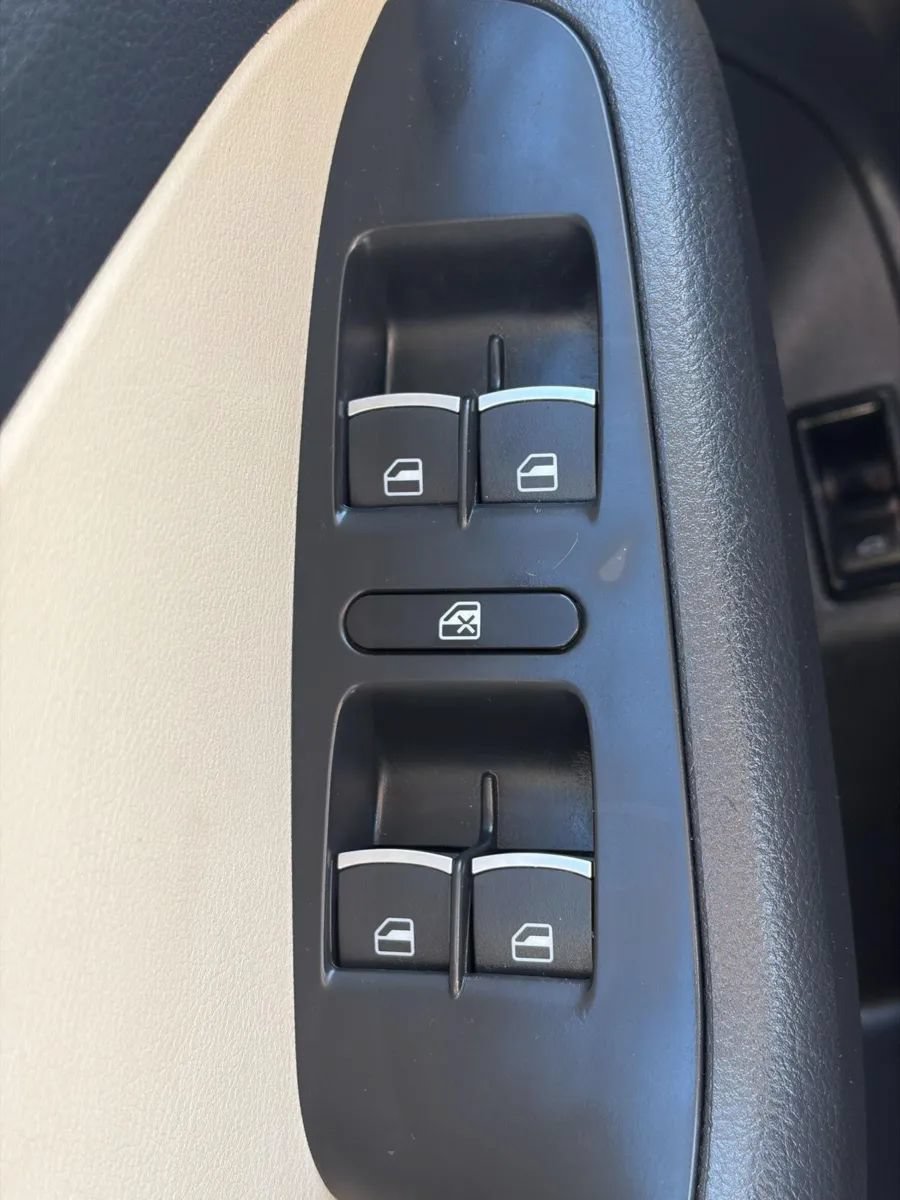 Used 2015 Volkswagen Jetta SE FWD image 28