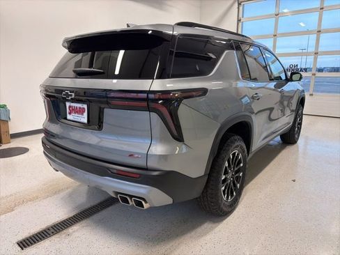 Used 2025 Chevrolet Traverse Z71 image 8