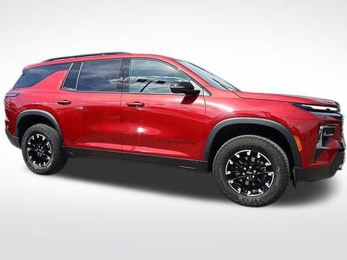 Used 2024 Chevrolet Traverse Z71 image 11