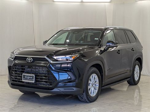 Used 2026 Toyota Grand Highlander XLE image 4