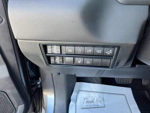 Used 2023 Toyota Tundra Platinum AWD/4WD image 25