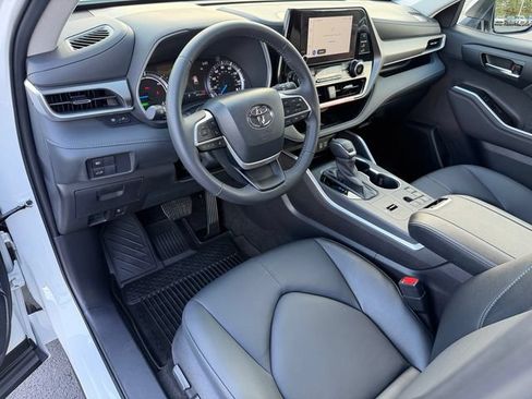 Certified 2026 Toyota Highlander XLE AWD/4WD image 13