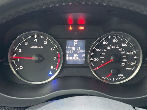 Used 2017 Subaru Crosstrek 2.0i Premium w/ Moonroof Package image 29