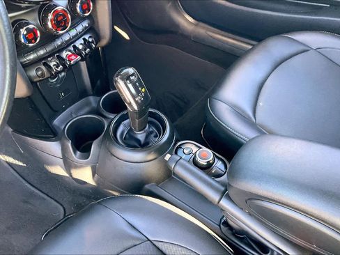 Used 2022 MINI Cooper 2-Door Hardtop image 13