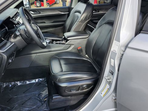 Used 2023 Jeep Grand Cherokee 4WD 4xe image 26