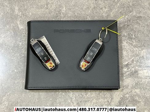 Used 2022 Porsche Macan S image 51