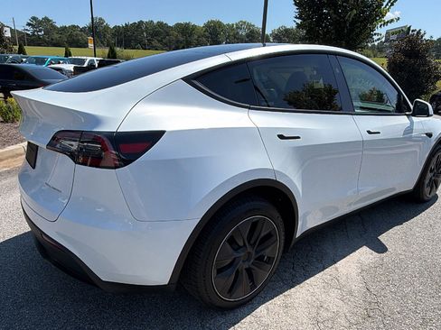 Used 2023 Tesla Model Y Long Range AWD/4WD image 8
