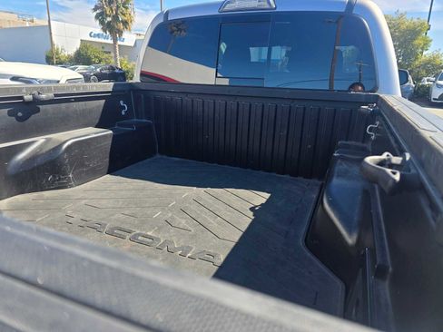 Used 2017 Toyota Tacoma TRD Sport w/ Tow Package image 17