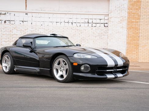 Used 1994 Dodge Viper RT/10 RWD image 3