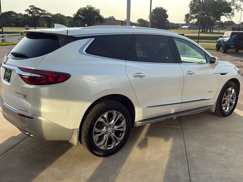 Used 2018 Buick Enclave Avenir w/ Avenir Technology Package AWD/4WD image 5
