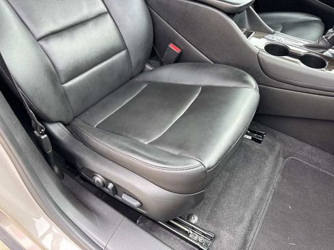 Used 2024 Chevrolet Malibu LT image 24