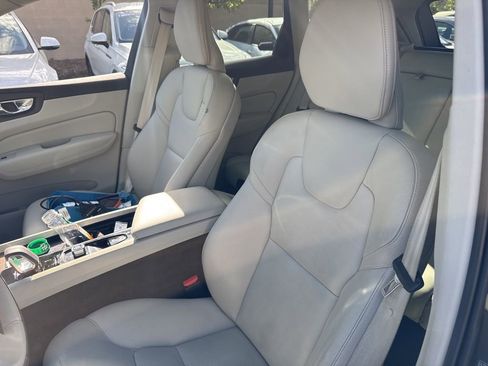 Used 2022 Volvo XC60 T8 Inscription Expression w/ Advanced Package image 6