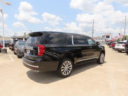 Used 2024 GMC Yukon XL Denali w/ Denali Reserve Package AWD/4WD image 9