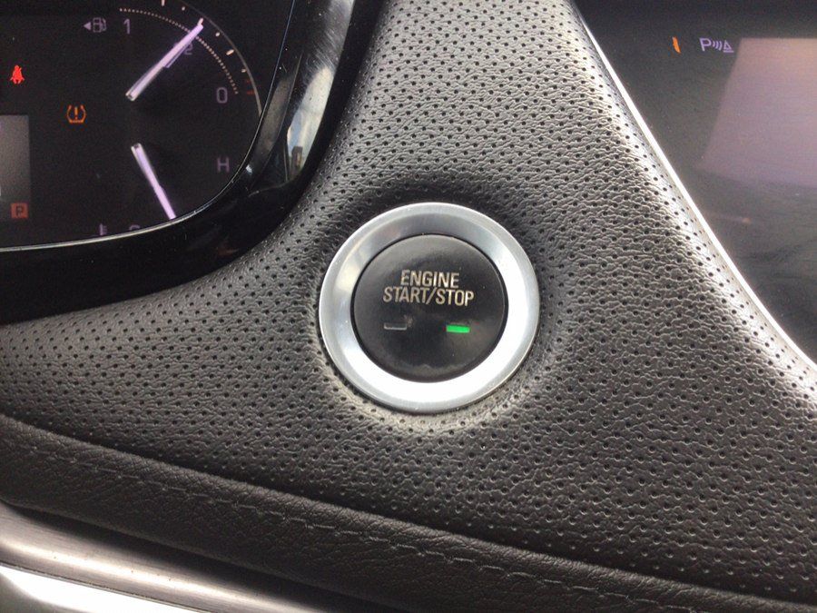 Used 2018 Cadillac XT5 Luxury w/ Driver Awareness Package AWD/4WD image 38
