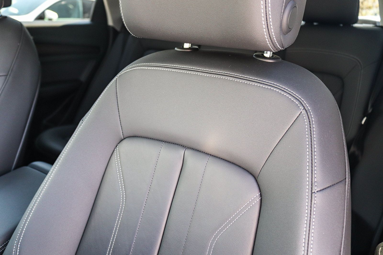 Used 2023 Audi Q5 2.0T Premium w/ Convenience Package AWD/4WD image 28