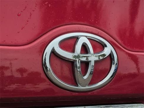 Used 2014 Toyota Camry L image 12