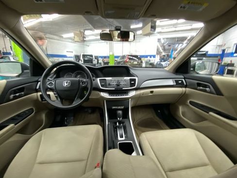 Used 2015 Honda Accord LX image 27