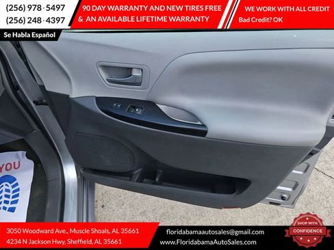 Used 2017 Toyota Sienna LE image 5
