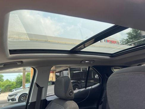 Used 2018 Chevrolet Equinox LT w/ Sun & Infotainment Package FWD image 8