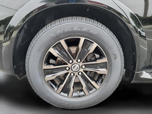 Used 2019 Nissan Armada Platinum w/ Captain's Chairs Package image 32