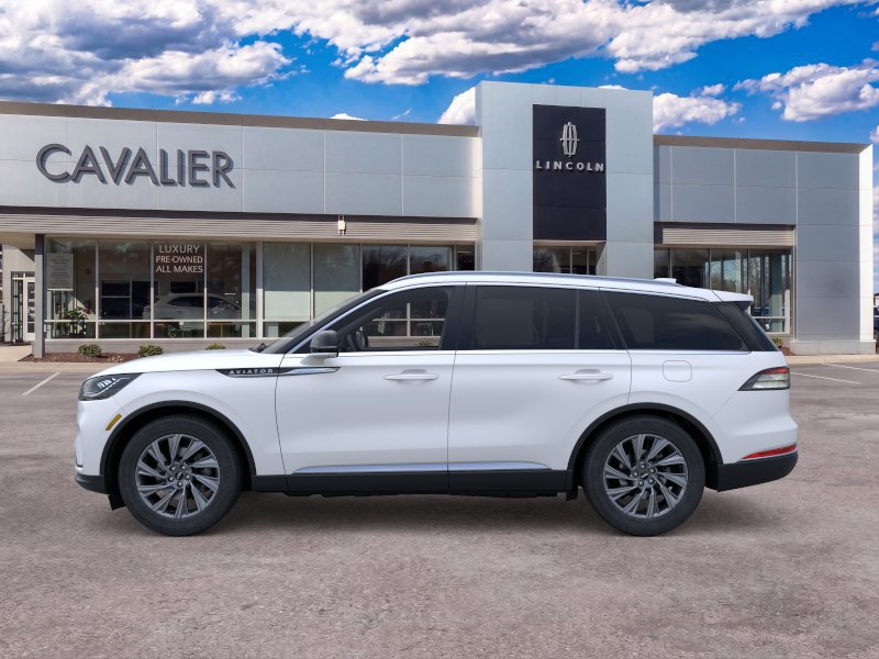 Used 2026 Lincoln Aviator AWD image 3