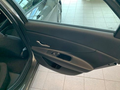 New 2026 Hyundai Elantra SE FWD image 18